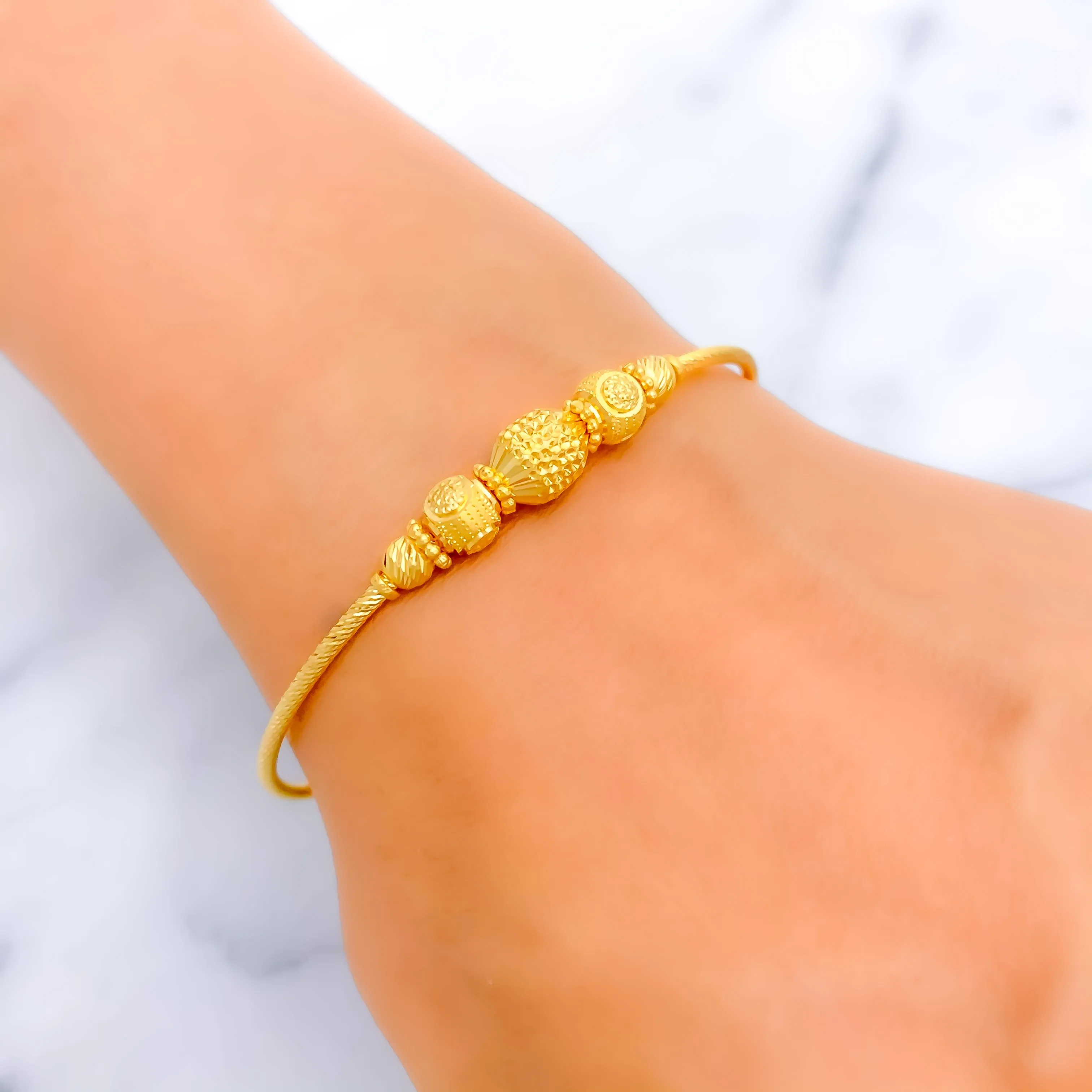 Attractive Textured 22k Gold Bangle Bracelet