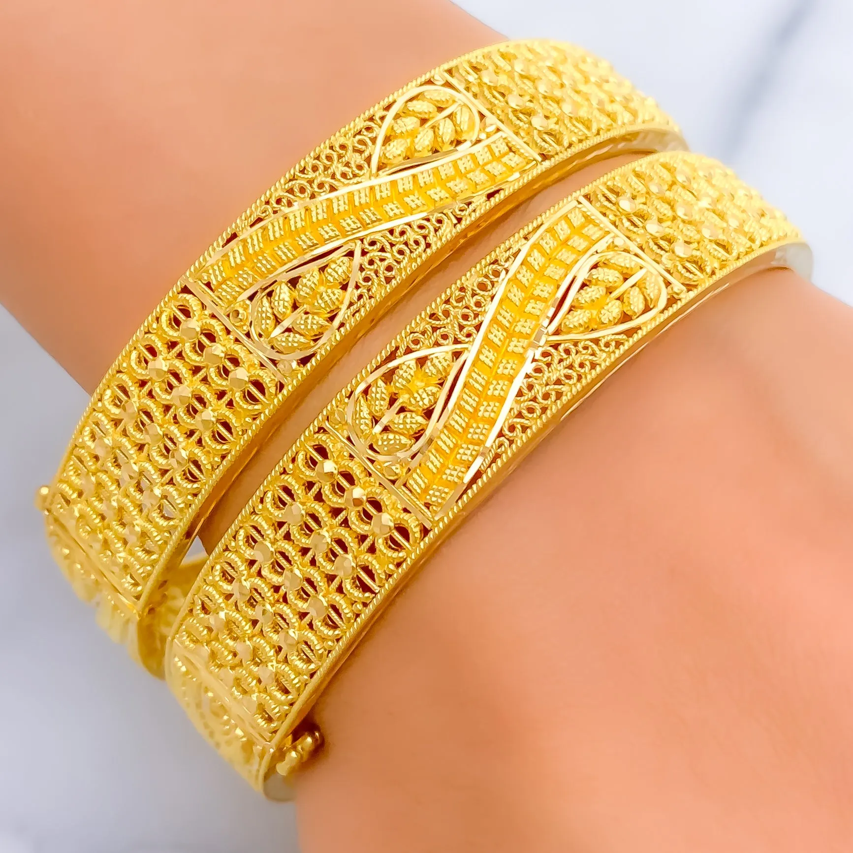 Exquisite Pair of 22k Gold Heirloom Circular Bangles