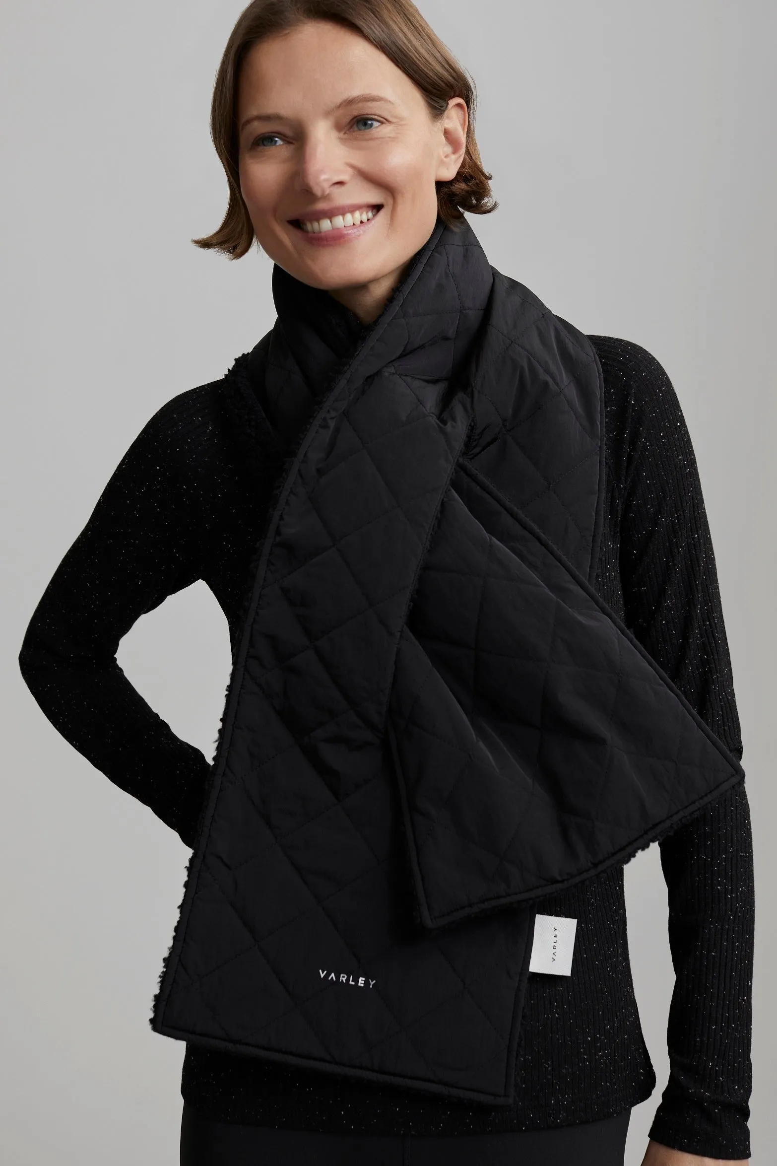 CORONET QUILTED SHERPA SCARF BLACK