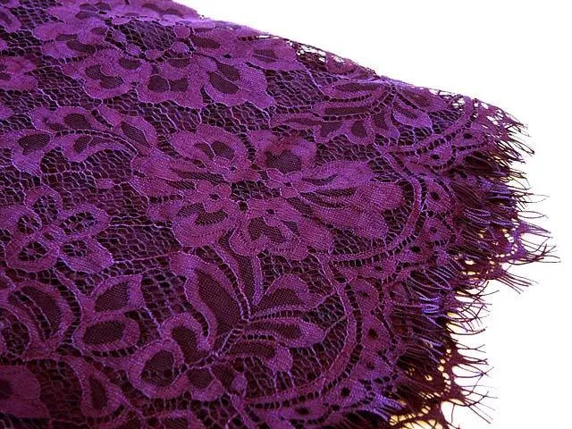 LARGE PURPLE LACE DETAIL LIGHTWEIGHT SCARF