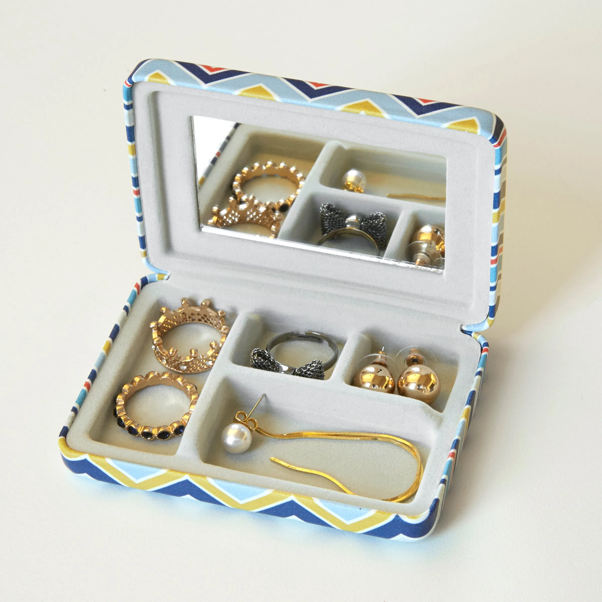 Portable Striped Jewelry Case