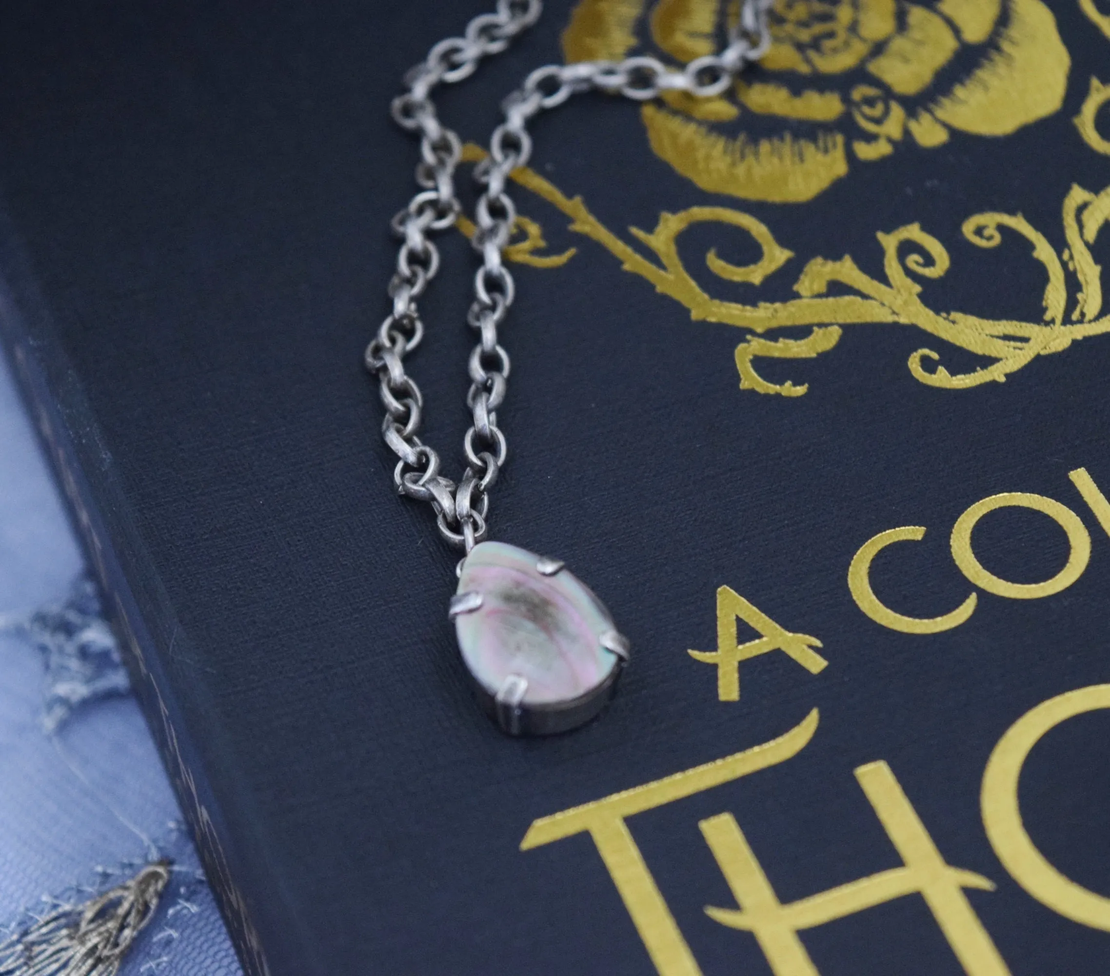 Velaris Pendant Necklace - Officially Licensed ACOTAR jewelry