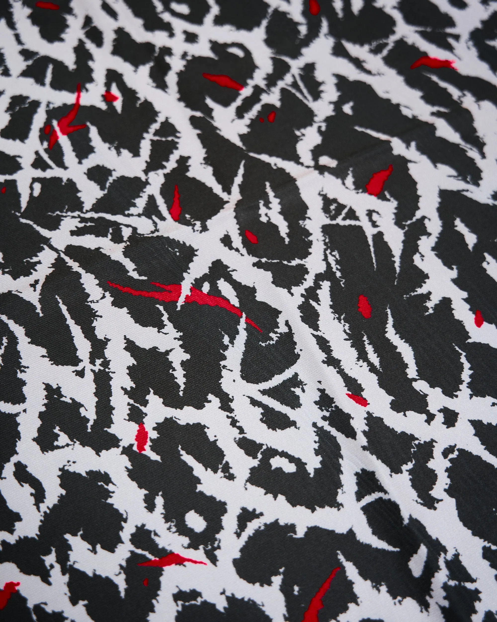 VINE PRINT SCARF (BLACK)